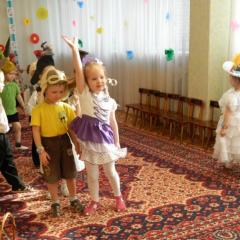 Сценарій літньої розваги для різних вікових груп дитячого садка